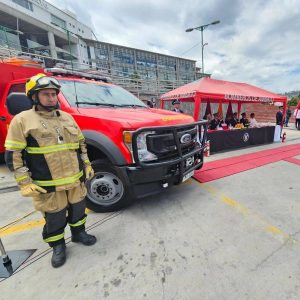 ENTREGAMOS VEHÍCULOS DE ATENCIÓN DE EMERGENCIAS A LA CIUDAD.